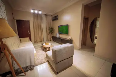 Image de Chic 2-bedroom apartment with Ac, WiFi in vibrant Chevron, Lekki