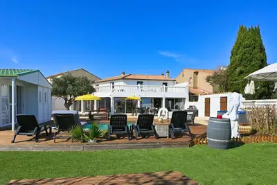 Image de La Maison du Bonheur, Piscine, Jacuzzi, Billard