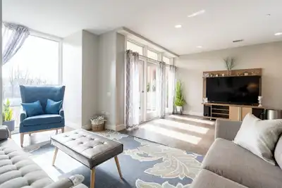 Image de Downtown Grand Haven condo next to boardwalk!