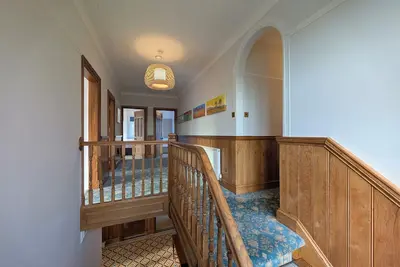 Image de Luxury, Spacious Family House w/ large garden. Pet Friendly. Walk to beach.