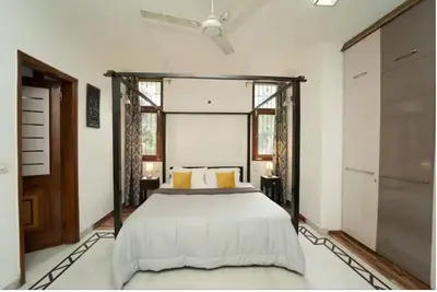 Image de 3 Bedroom Apartment, Defence Colony, New Delhi
