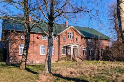 Image de Spacious vacation apartment in a small, charming manor house!