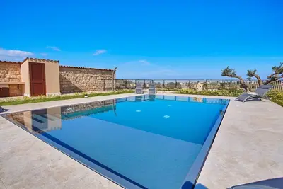 Image de Villa Al Kurum with 3 bedrooms, 3 bathrooms and private swimming pool