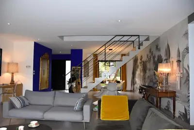 Image de Maison Klein - 8 voyageurs avec piscine et jardin luxuriant - Idéal familles!