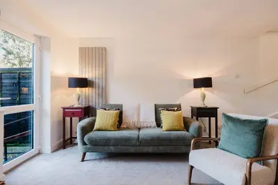 Image de Corner House - Bright 2 Bed in Cheltenham