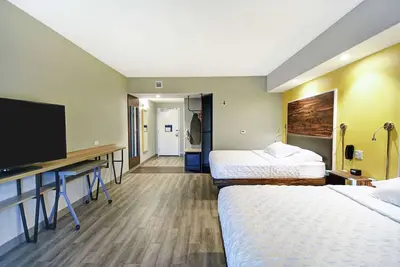 Image de Cozy Room Next to the Airport w\/ 2 Beds - Free Hot Breakfast & Shuttle