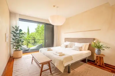 Image de Stunning Tróia Ii by LovelyStay