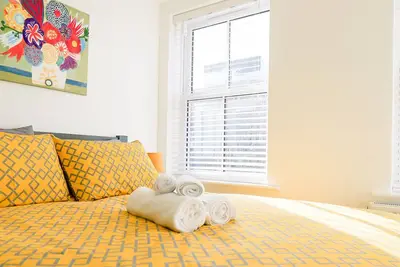 Old Silk - 2-bed Apartment by CovStays