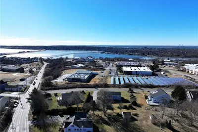 Image de Charming 3-bedroom home convenient to beach and all that Aquidneck Island offers