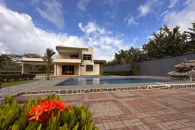 Image de 4-bedroom house in delightful Parrita Playa Bandera Puntarenas with WiFi, Ac