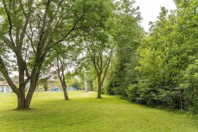 Image de King 1br, 5min Ottawa, Parking, Wifi, Golf. 1