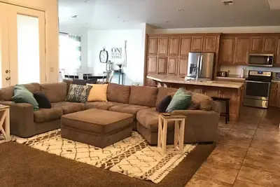 Image de Spacious 4-bedroom condo in charming St. George with WiFi, Ac