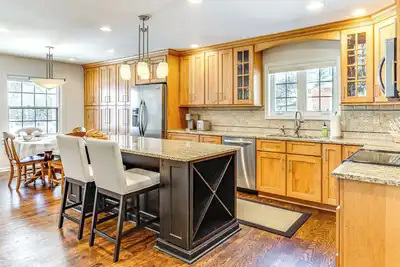 Image de Walk to Main St & Parks: Zionsville Village Home