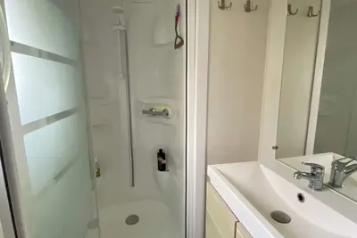 Image de La Cabane d'Arthur dans camping 3 etoiles (Clim, Piscine Chauffée)