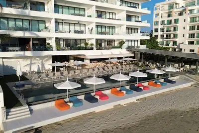 Luxury Beachfront Apartment Udara 3b