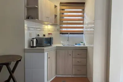 Image de Private independent room with bathroom and kitchenette