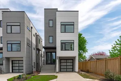 Image de 4br House Ensuite with Amazing Day & Night Roof Top Views in Raleigh