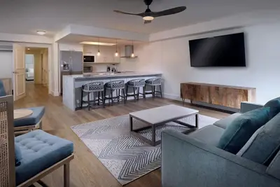 Image de Residence at Southernmost Beach Resort – Prime South Beach Access & Lush Gardens