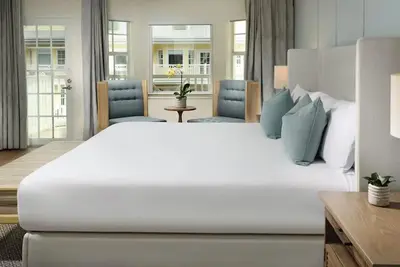 Image de Two Queen Room at Southernmost Beach Resort – Ocean View & Direct Beach Access
