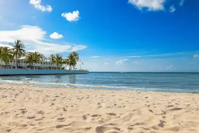 Image de Key West Bliss – Relax in Lush Gardens and Take a Refreshing Dip in the Pool!