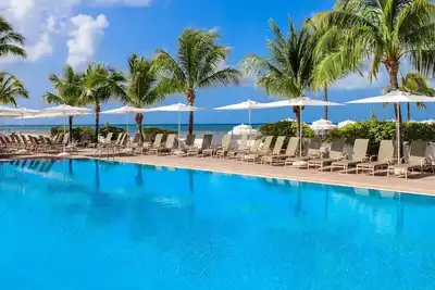 Image de Duval Gardens Two Queen Room at Southernmost Beach Resort - Beach Access