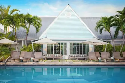 Image de Classic Two Queen at Southernmost Beach Resort - 3 Onsite Pools & Beach Access