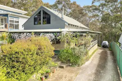 Image de 4 minutes to the beach! Spacious stunning beach house near great surf spots