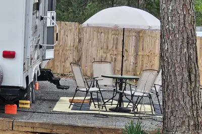 Image de Cozy Rv with WiFi and Ac in charming Vinemont, minutes from Cullman.
