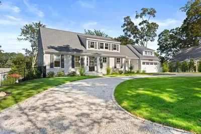 Image de Liberty: 030-O Brand New Luxury Home in Orleans, Heated Pool, Steps to Town and Bike Trail