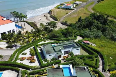 Image de Beautiful house with ocean view in Jama Campay