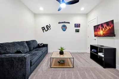 Image de Relaxing Nature Escapade with Game Room