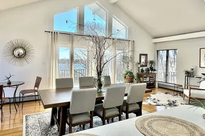 Image de Lakefront two-bed, Approximately 2200 Sq Ft. , two full baths, WiFi and Ac