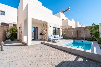 Image de Maison de vacances 'Chalet Con Piscina' avec piscine privée, Wi-Fi et climatisation