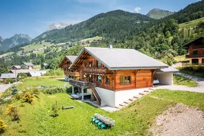 Image de Chalet 'Robert Folliet - 15p' avec vue sur la montagne, terrasse partagée et Wi-Fi