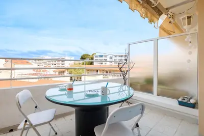 Image de Appartement 'Jardin De Monfleury' avec vue sur la montagne, Wi-Fi et climatisation