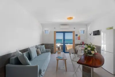 Image de Appartement 'Playa Azul - 4' avec vue sur la mer, Wi-Fi et climatisation