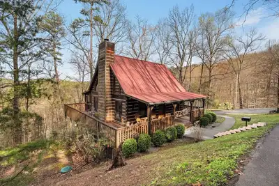 Image de Charming Cabin in the Smokies -close to attractions, Hot Tub, Pool Table, Arcade