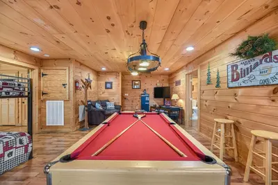 Image de Big Blue Ridge | Mtn Views, Hot Tub, Pool Table!