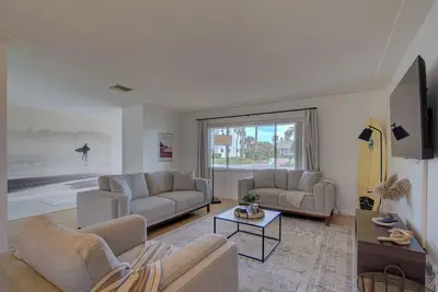 Image de Surfer's Corner - Cozy Waterfront Oasis w/ Fire Pit - Walk to Beach