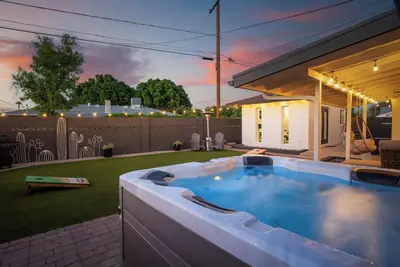 Image de The Mod Cactus Scottsdale - Modern Family Retreat w/ Hot Tub + Gym + Kid Fun