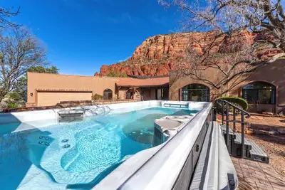 Image de Luxury Chapel Home w/ Enchanting Views Heated Pool