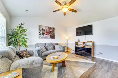 Image de 1 Mi to Dtwn: Bentonville Retreat w/ Patio