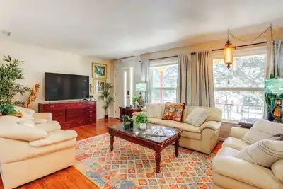 Image de Walk to Downtown Atascadero: Cottage w\/ Sunroom!