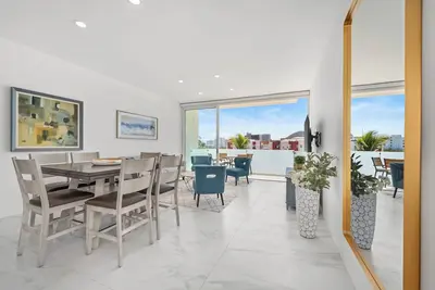 Image de Great Location 3br Condo walk to Beach & Downtown