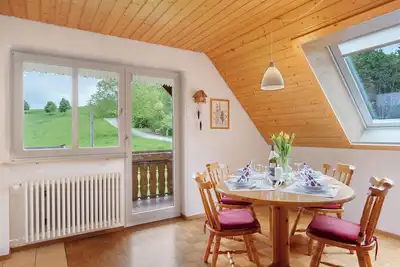 Image de Appartement 'Blumenwiese, 80qm' avec vue sur les montagnes, terrasse partagée et Wi-Fi