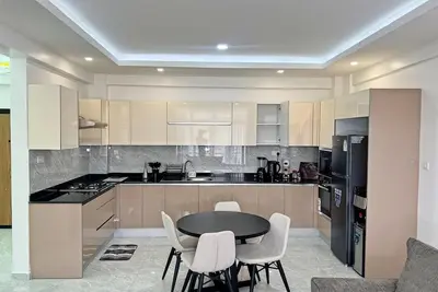 Image de 2-bedroom apartment  three minutes to the beach in Mombasa with WiFi, Ac
