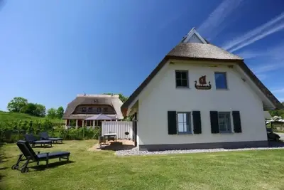 Svantevit | Thatched semi-detached house