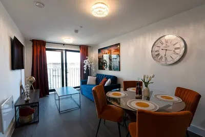 Image de 2. 5bedr| Penthouse| Parking| Centre| Skyline view| 5-min from Everton Stadium|