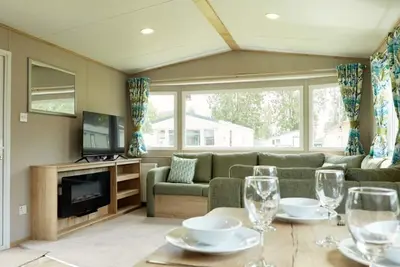 Image de HayIing Island Silver 3 Bed Caravan Sm003