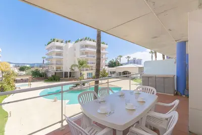 Image de Bel appartement avec vue sur la piscine av-73